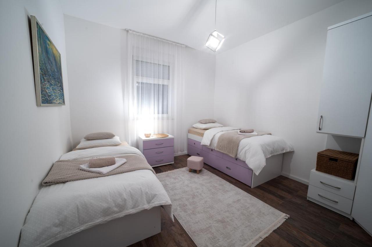 Ema'S Oasis Mostar House, Your Perfect Getaway, Free Private Parking And Garden エクステリア 写真