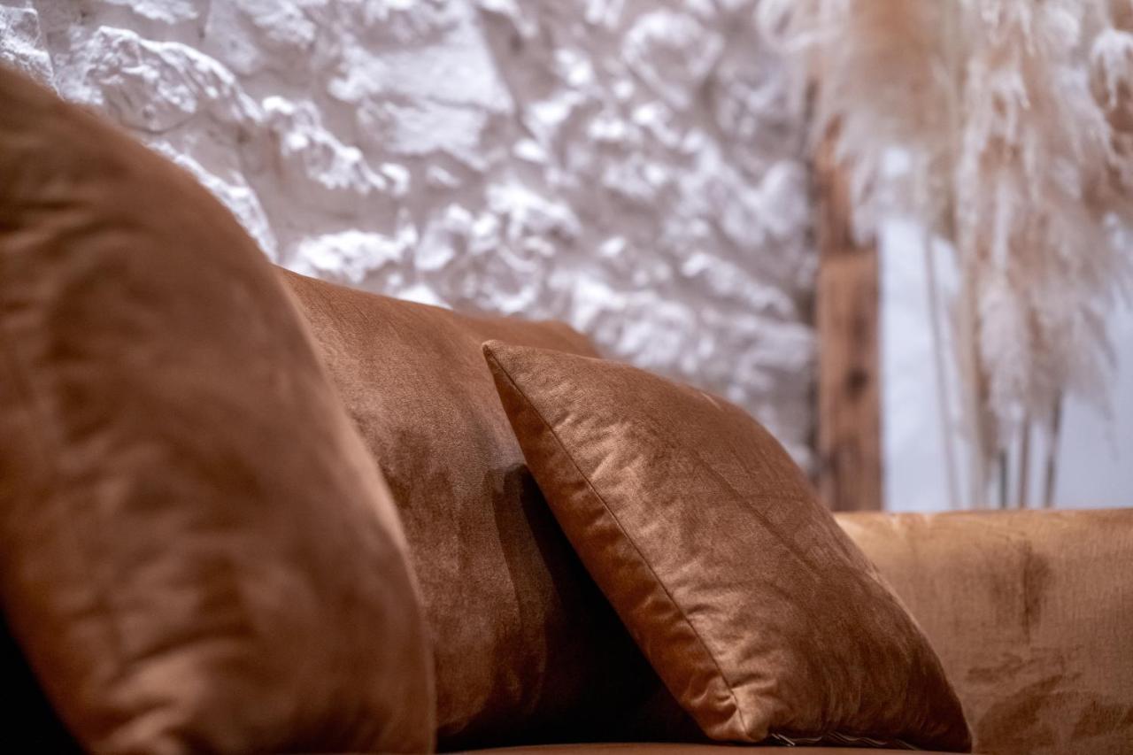 Ema'S Oasis Mostar House, Your Perfect Getaway, Free Private Parking And Garden エクステリア 写真